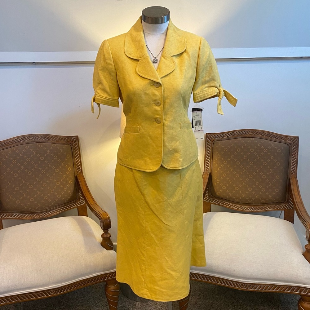 NWT Vintage Y2K Kasper Tweed Mustard Yellow Women's Skirt Set with Blazer Jacket